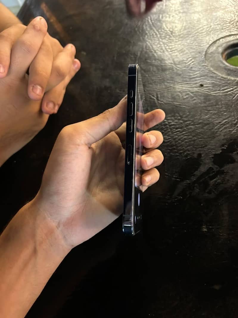 Apple iPhone 13 Pro 1