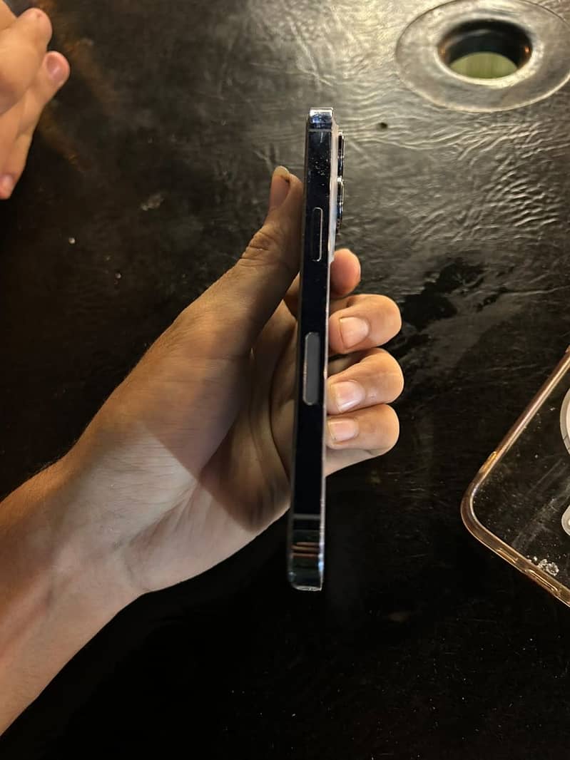 Apple iPhone 13 Pro 3