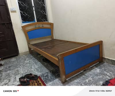 1 single bed meatres k saht 10 bay 9 cndesan :::0321-7939-446     call