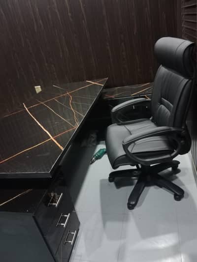 Revolving chairs office chairs