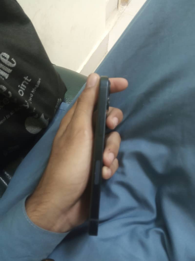 Apple iPhone 13 1