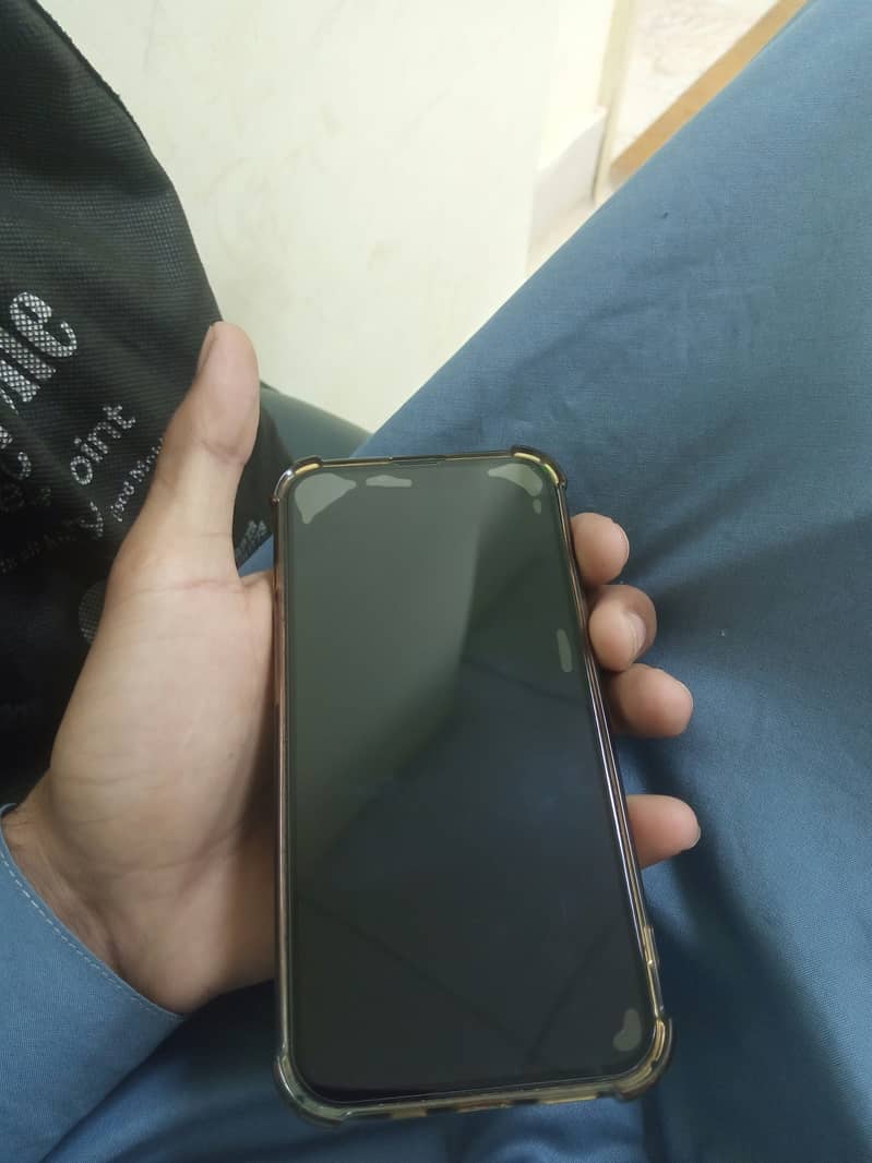 Apple iPhone 13 2
