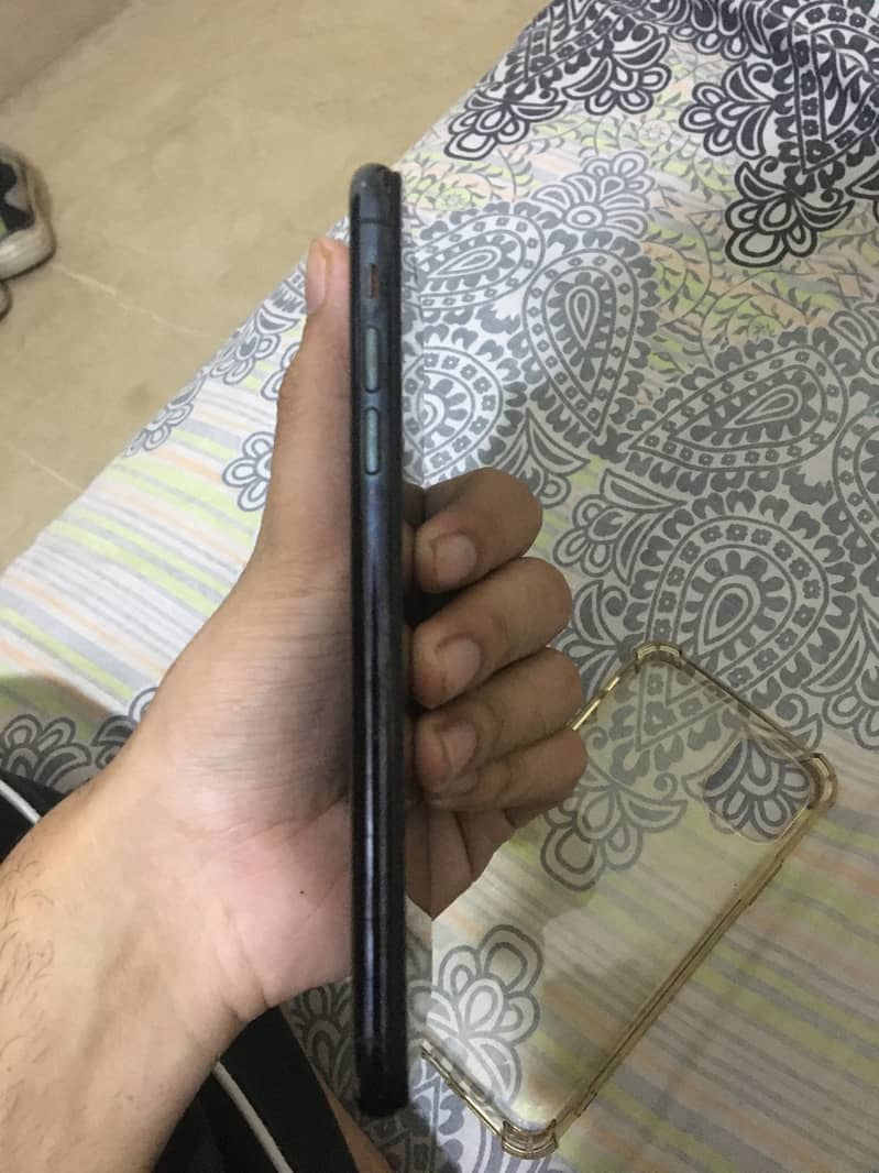 iPhone 11 pro max 4