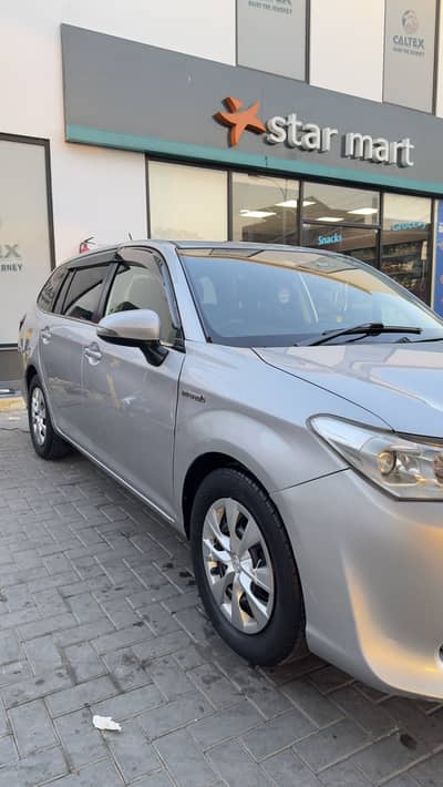 Toyota Corolla Fielder Hybrid G