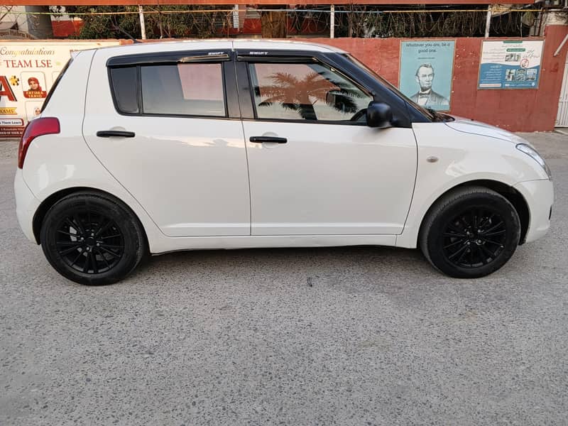 Suzuki Swift 2011 Automatic 12