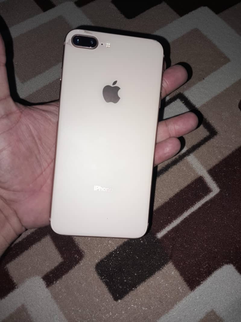 Apple iPhone 8 Plus 4
