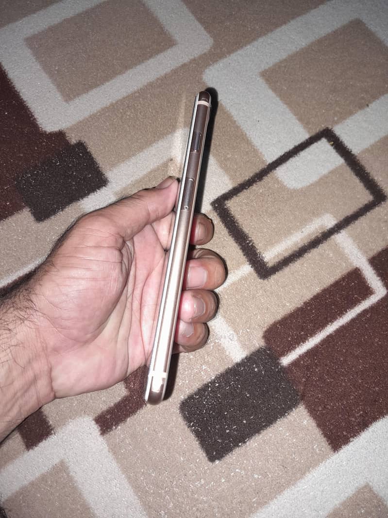 Apple iPhone 8 Plus 6