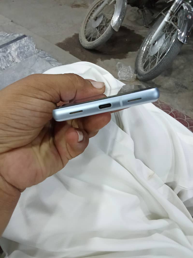 Google pixel 7a 5