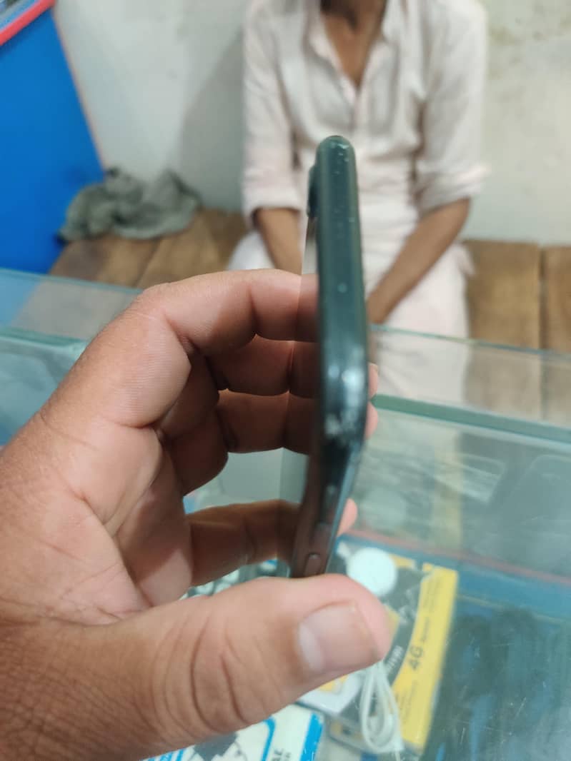 Apple iPhone 7 0