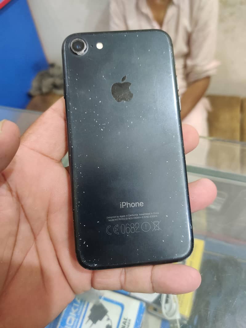 Apple iPhone 7 1