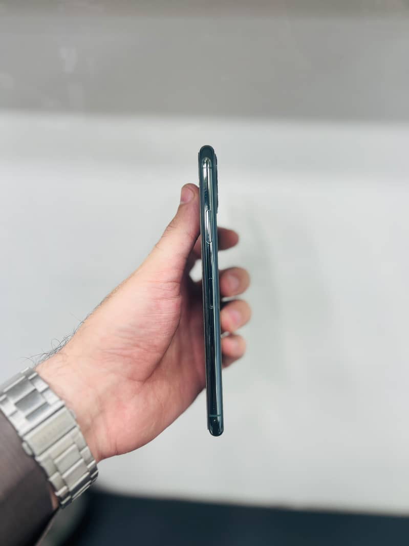 Apple iPhone 11 Pro Max 1