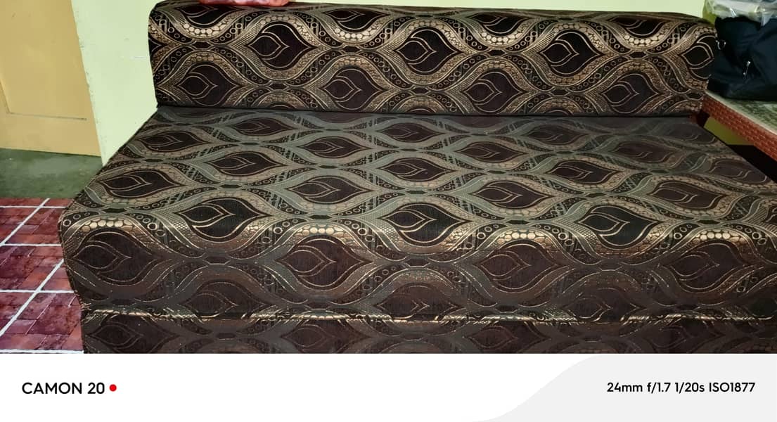 Sofa com bad 4