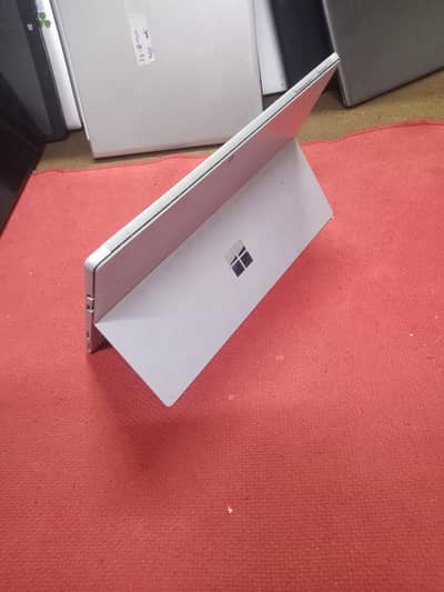 Surface i5 7th gen 8gb 256gb