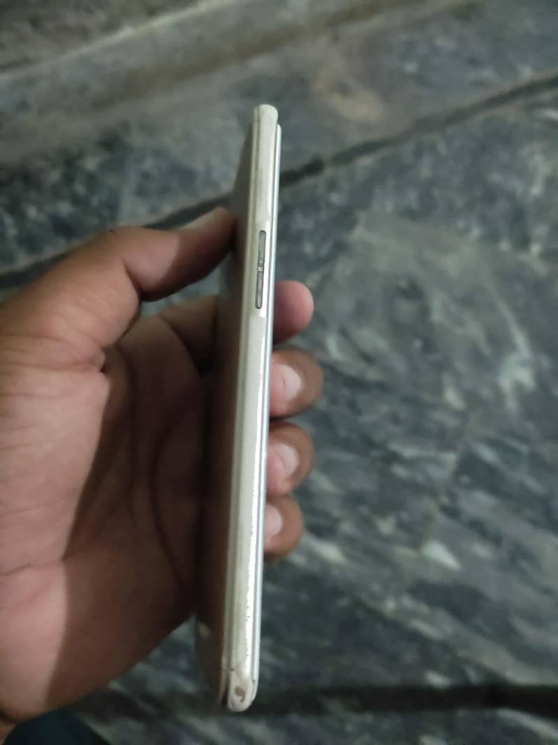 OPPO A37 2