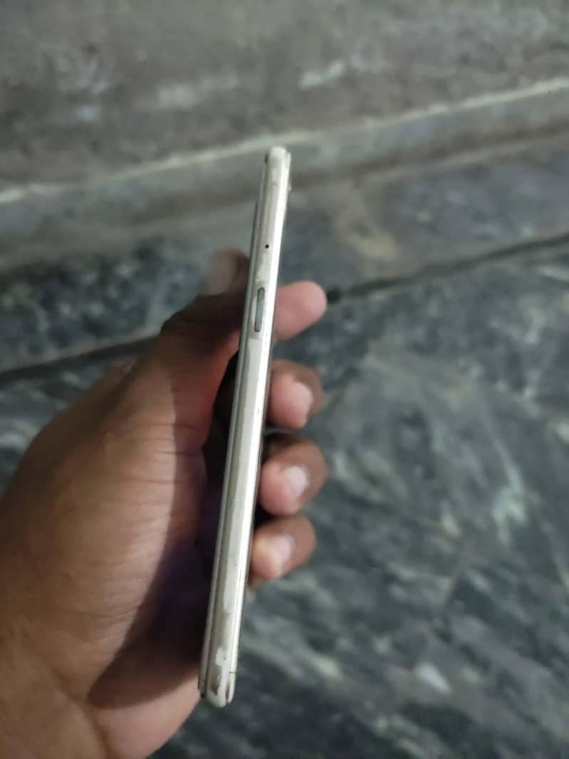 OPPO A37 4