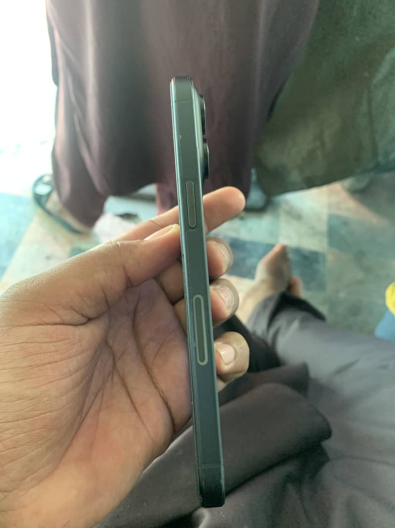 Apple iPhone 15 Pro Max 1