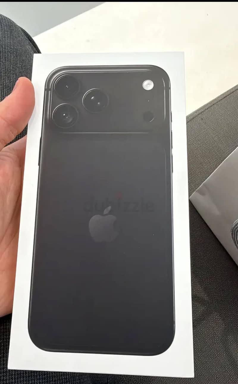 Apple iPhone 18 Pro Max 1