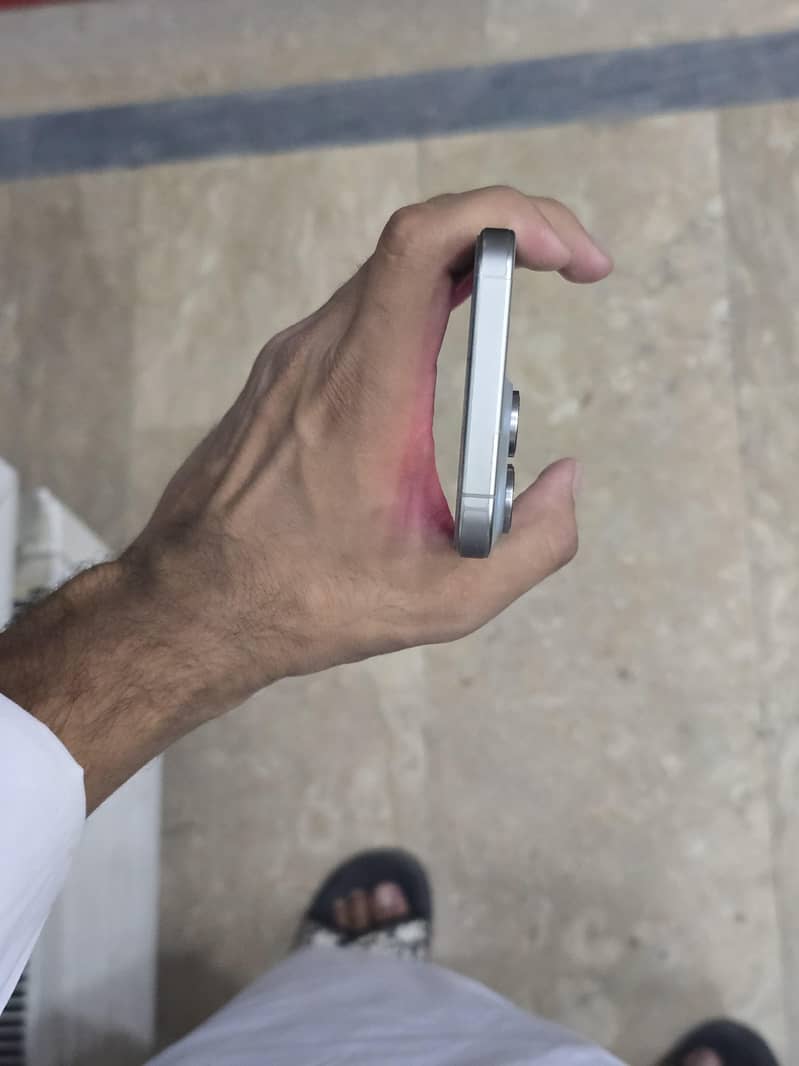Apple iPhone 15 Pro Max 0