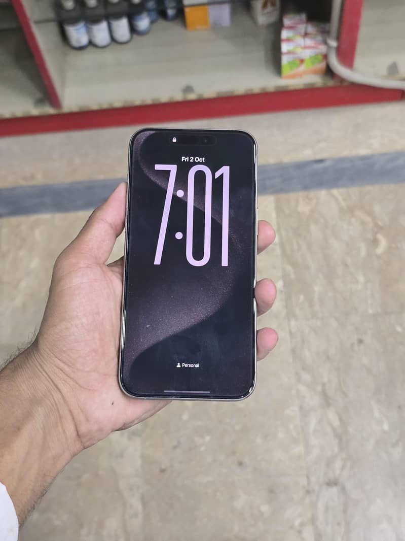 Apple iPhone 15 Pro Max 6