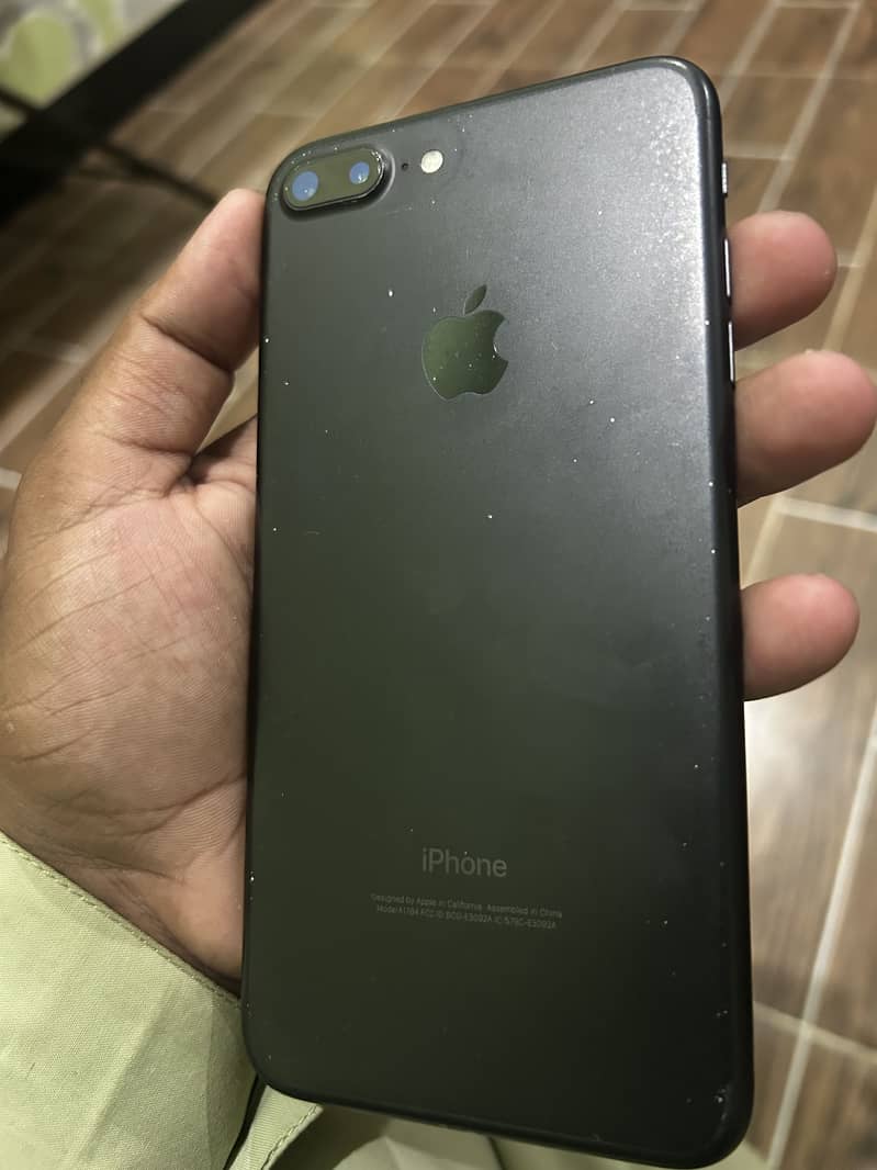Apple iPhone 7 Plus 1