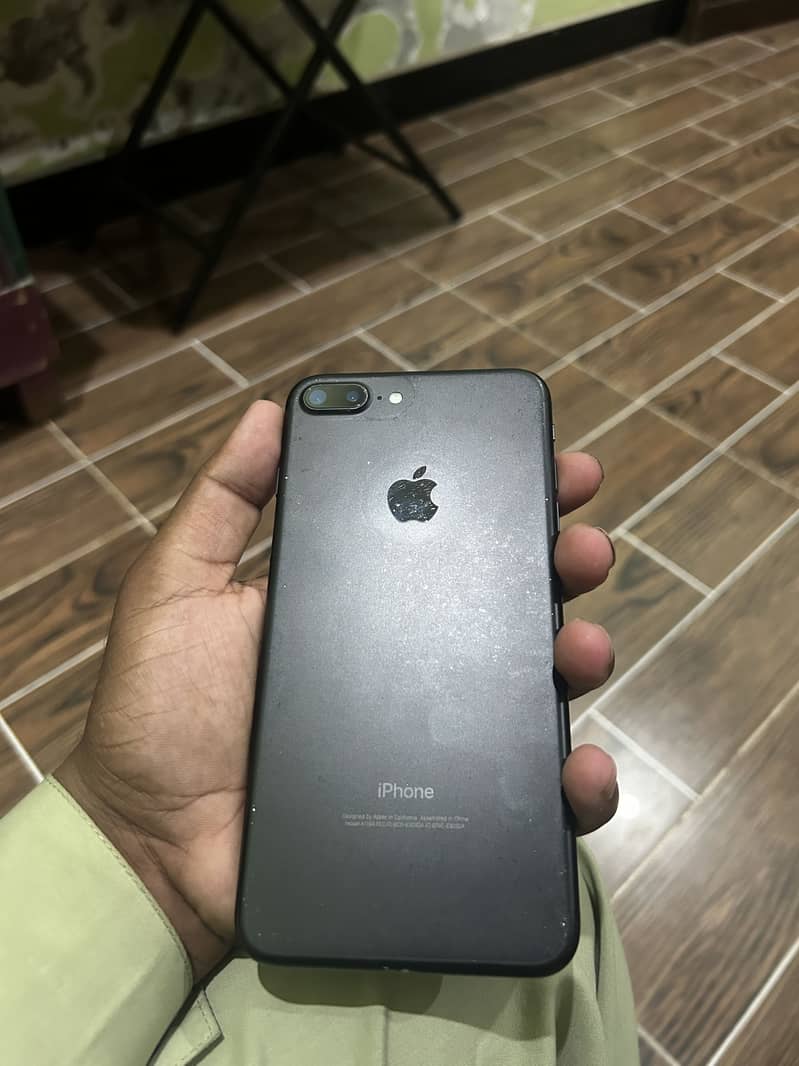 Apple iPhone 7 Plus 2