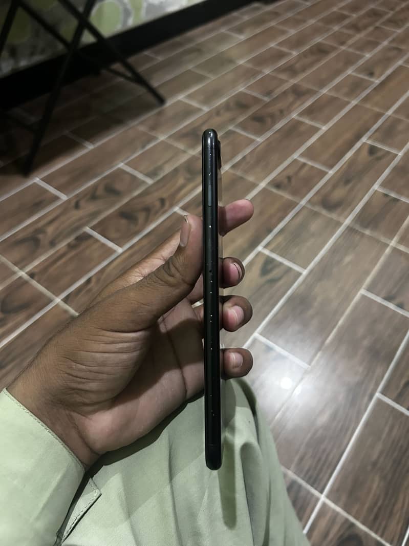 Apple iPhone 7 Plus 3