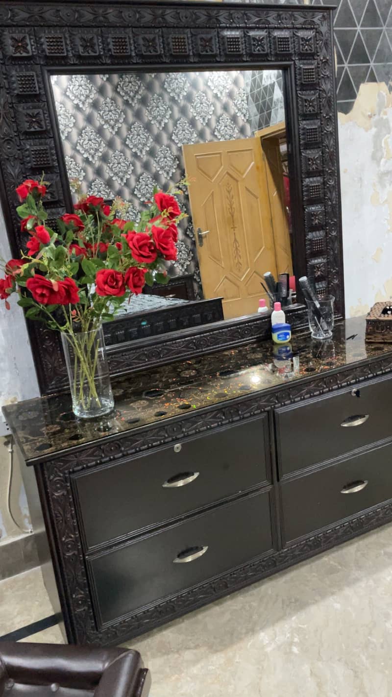 Bed side tables and dressing 3