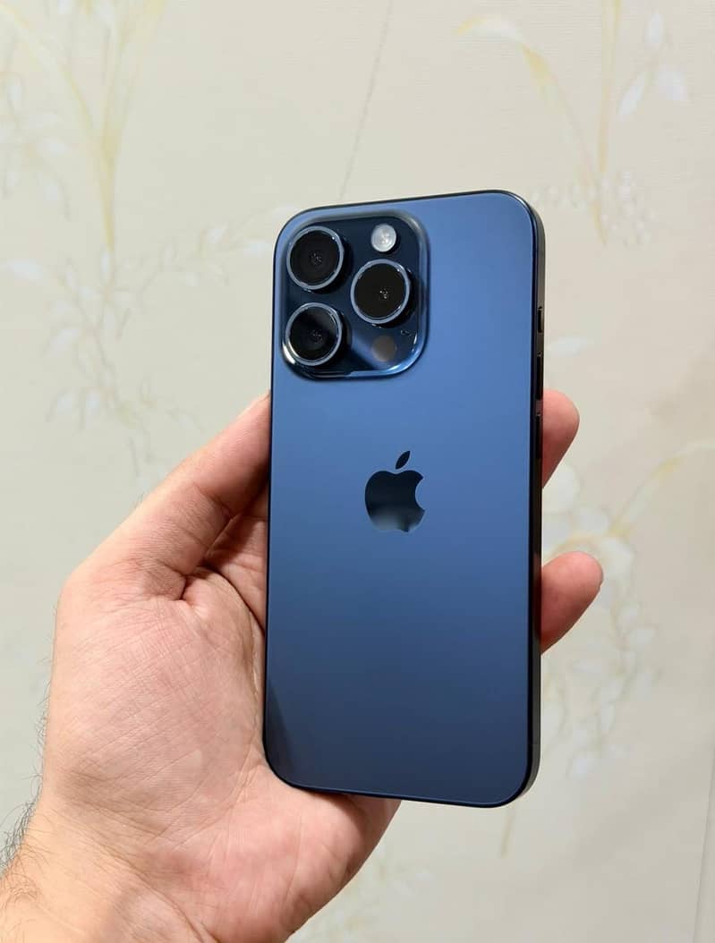 Apple iPhone 15 Pro 0