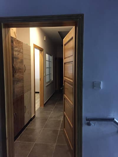 G 8/1 25x60 Ground portion for rent