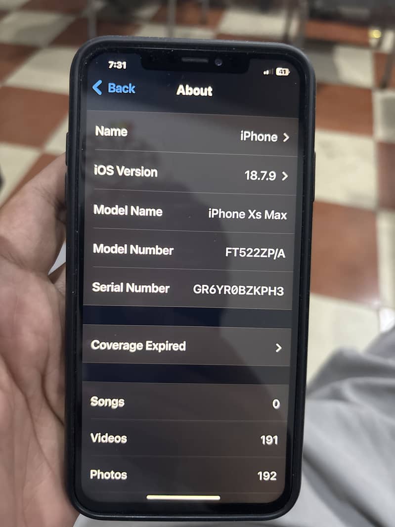 Apple iPhone XS Max 1