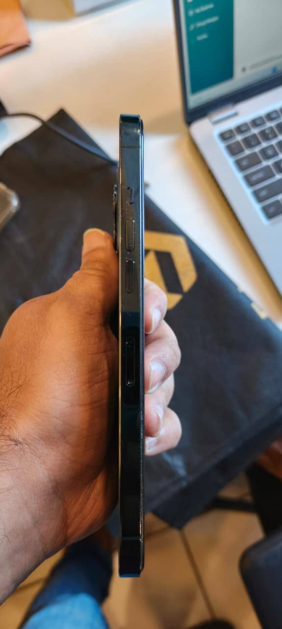 Apple iPhone 12 Pro Max 3