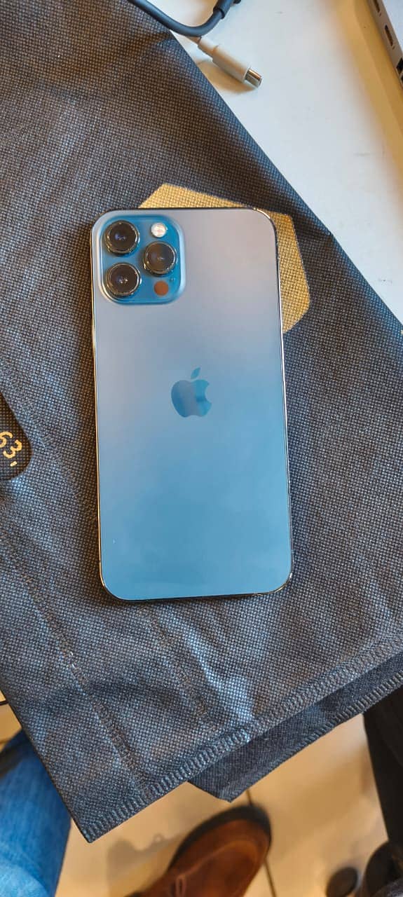 Apple iPhone 12 Pro Max 4