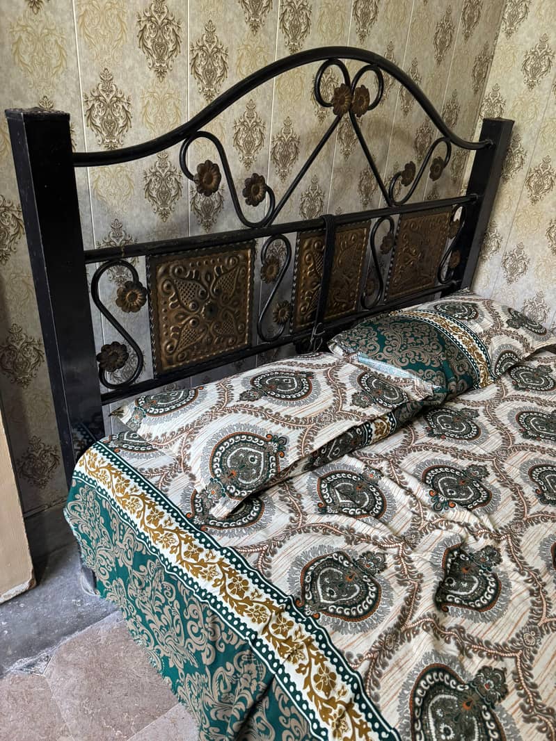iron bed 2