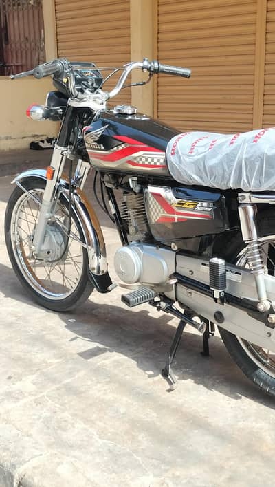 Honda CG-125. . . {2024} Karachi Number. . . . . 0303/0255582