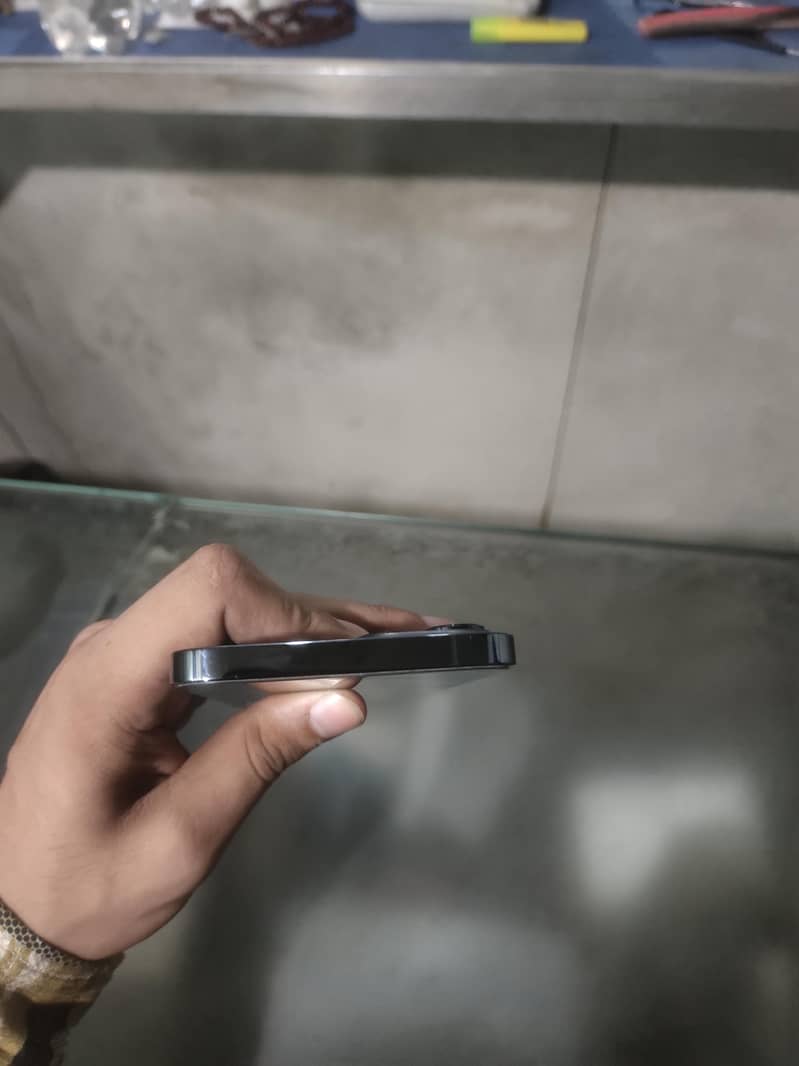 Apple iPhone 12 Pro Max 3