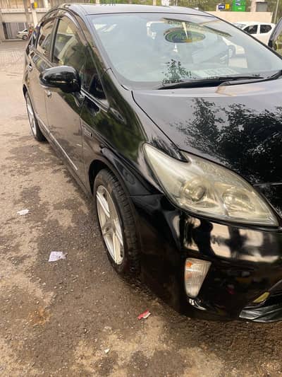 Toyota Prius S Touring Selection 1.8 2017 Model