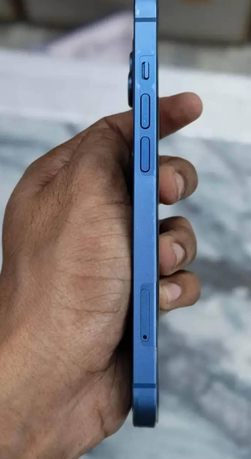 Apple iPhone 13 2