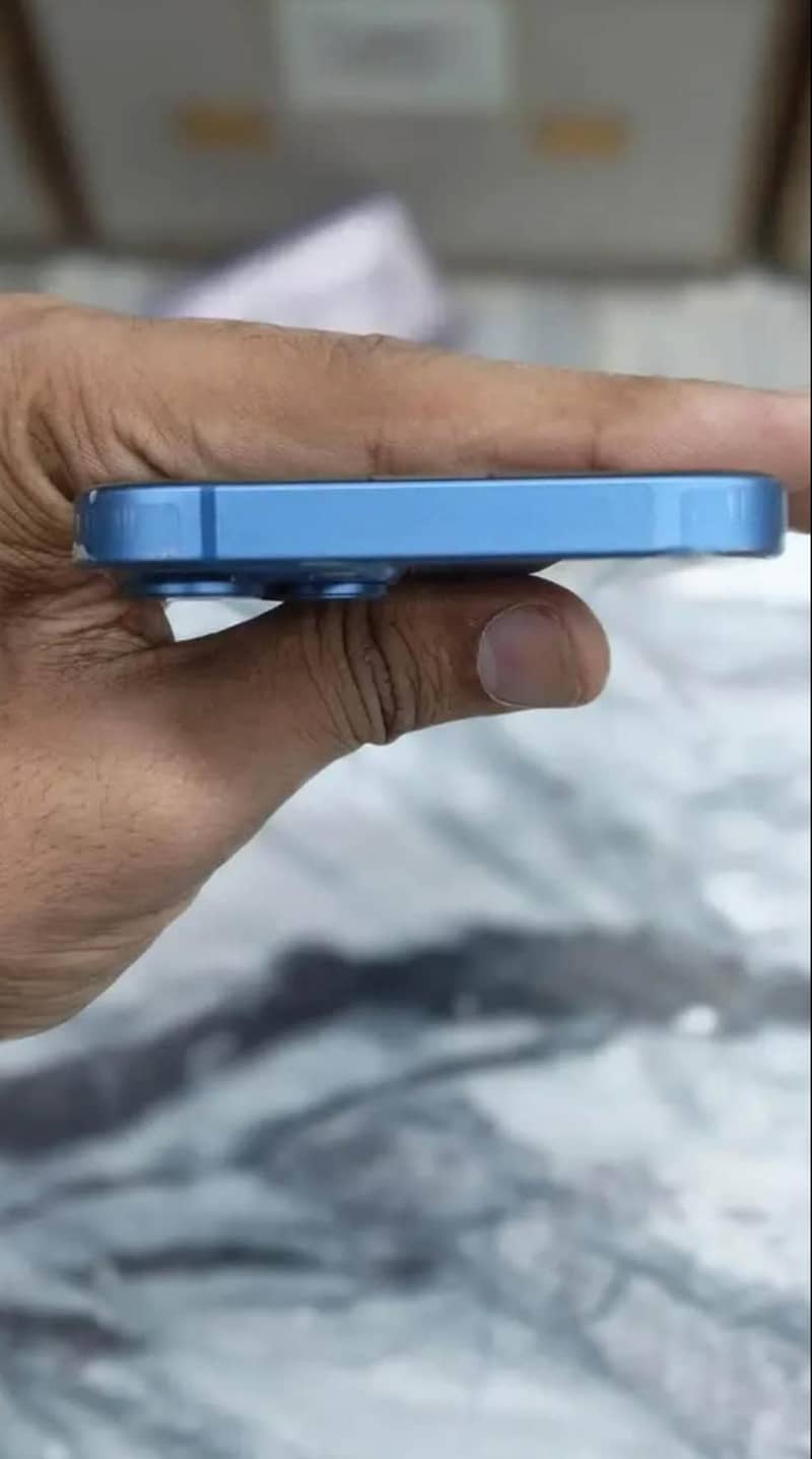 Apple iPhone 13 3
