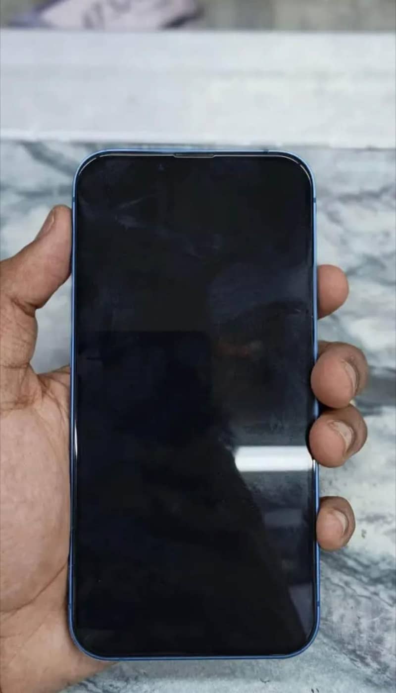 Apple iPhone 13 5