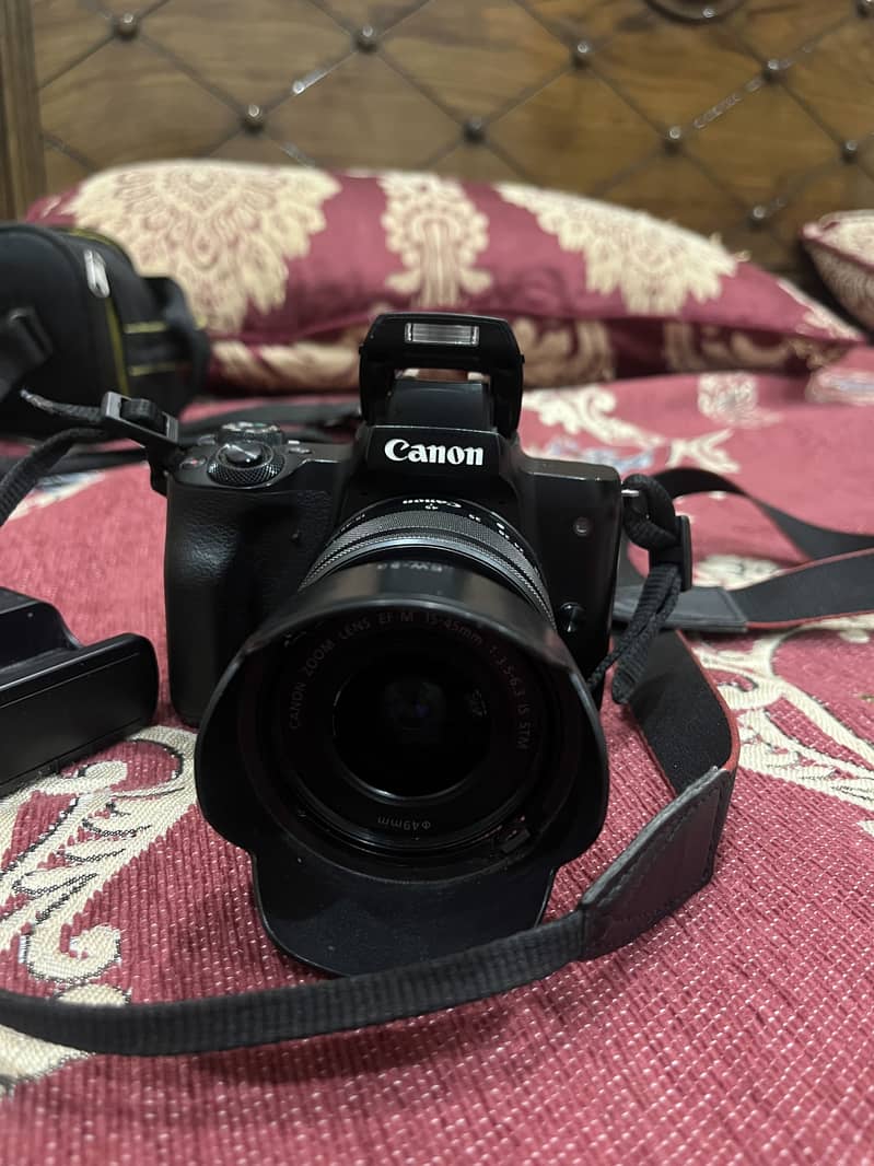 Canon camera M50 1