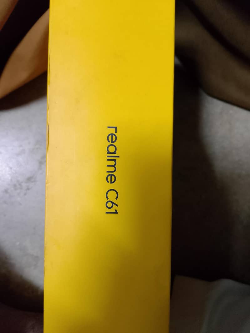 Realme C61 1