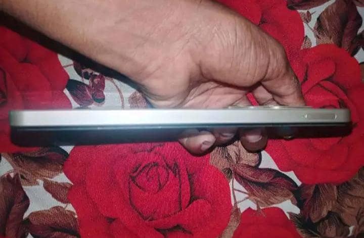 Realme C61 4