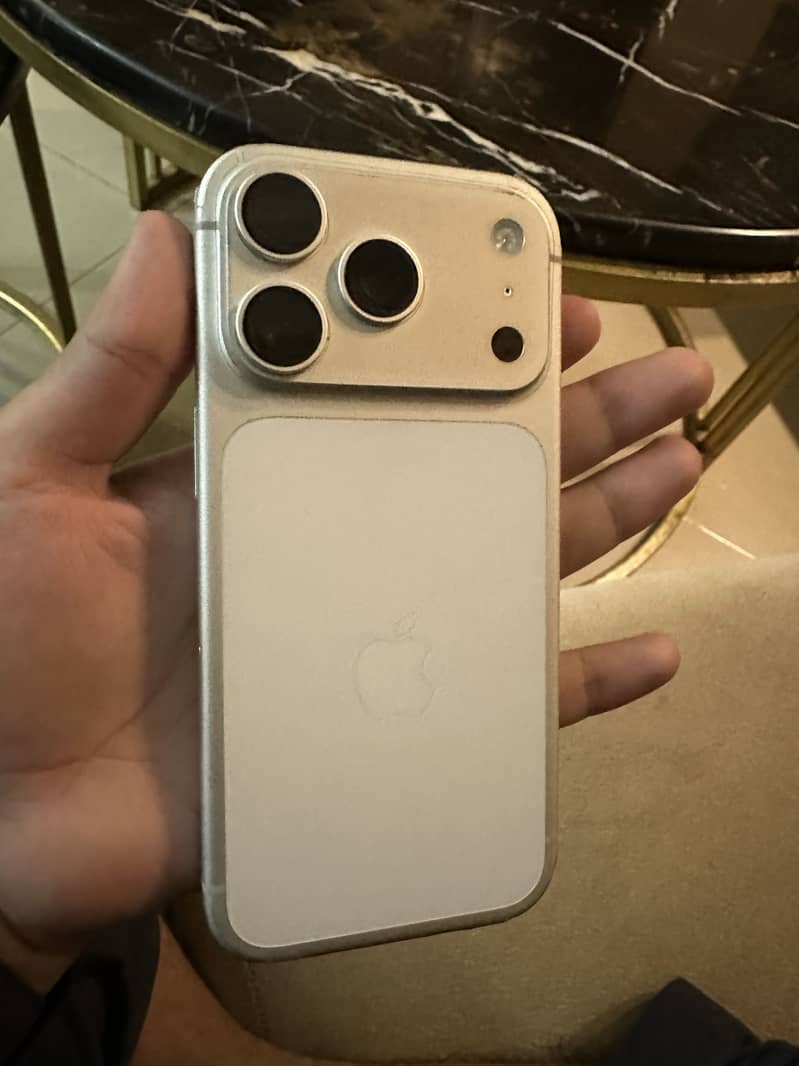 Apple iPhone 17 Pro 3