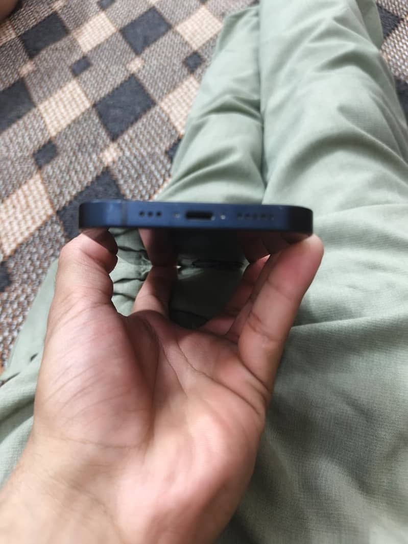Apple iPhone 13 3