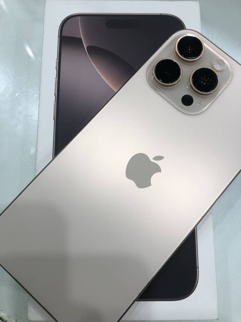 Apple iPhone 16 Pro Max 2