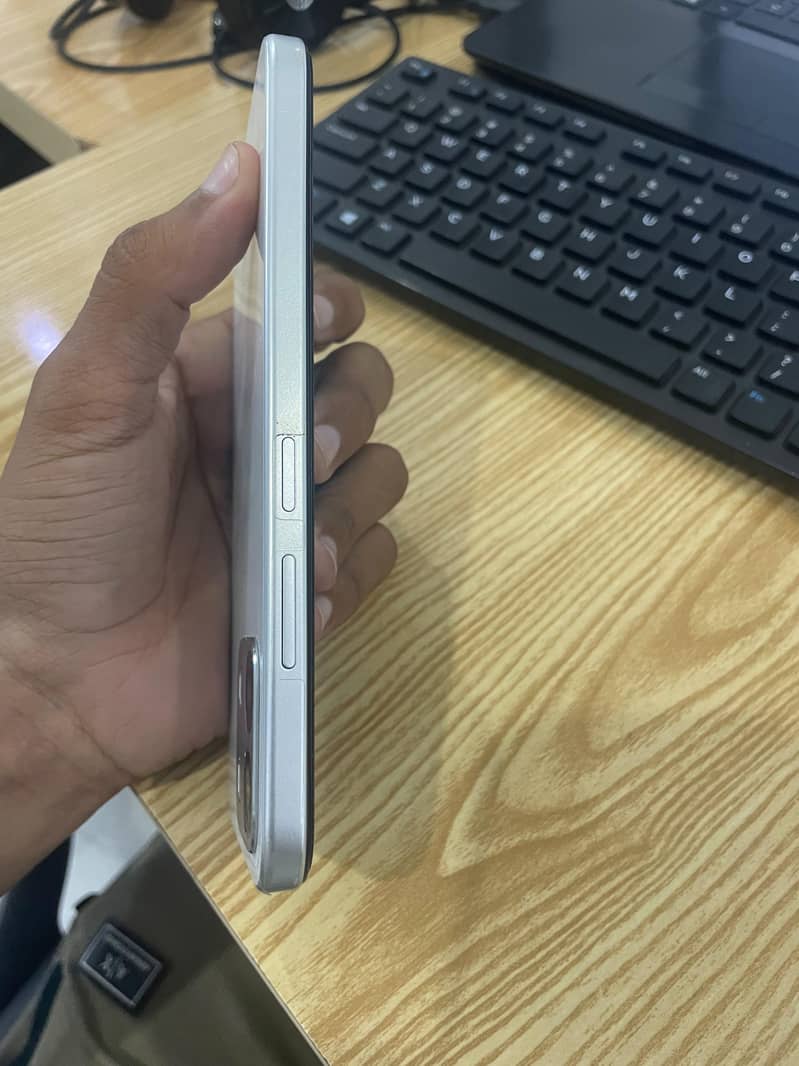OPPO A6s 4