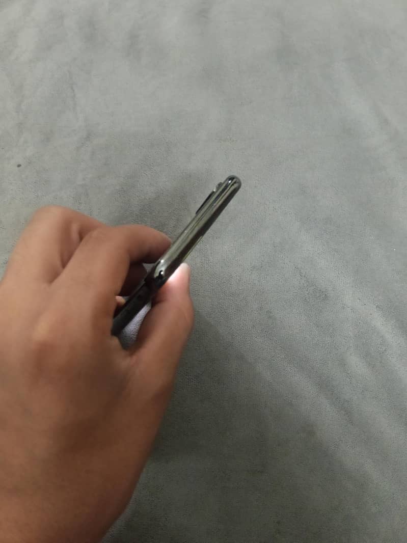 Apple iPhone X 3