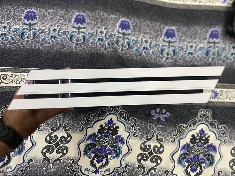 PS4 pro 1 TB 3