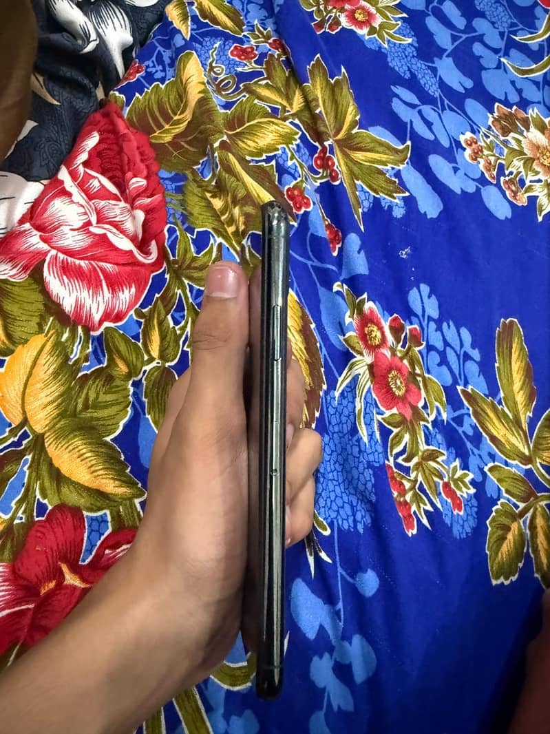 Apple iPhone 11 Pro Max 2