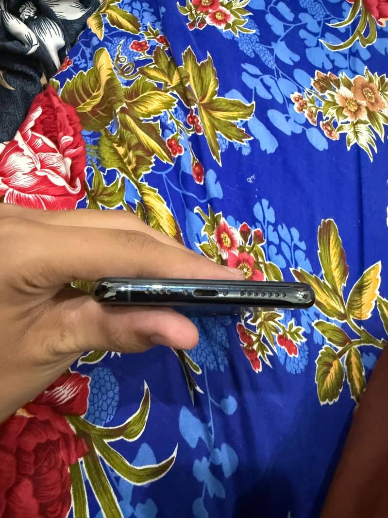 Apple iPhone 11 Pro Max 5